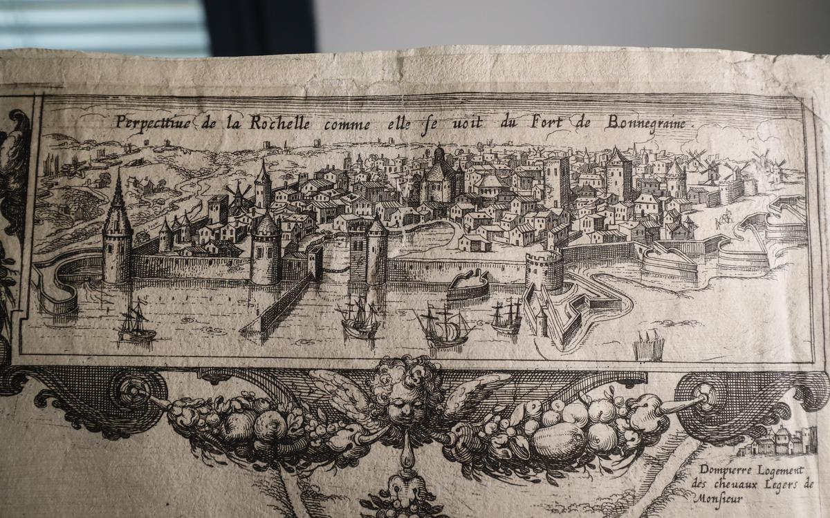Gravure ancienne : perspective de La Rochelle vue du fort de Bonnegraine pendant le siège